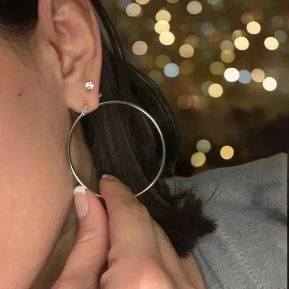 🆕️Minimalist 18K Gold Plated Stainless Steel Hoop Earrings 🌟 Trendy & Chic - Picture 10 of 14